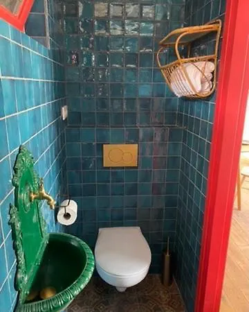 Charming In Amsterdam-noord Guest house